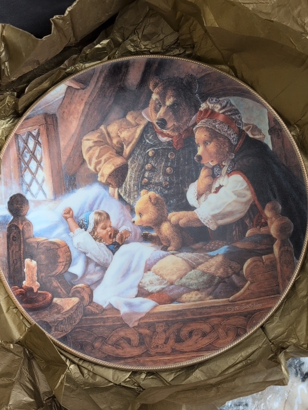 Knowles Collector Plate - Gold & Red Lettering